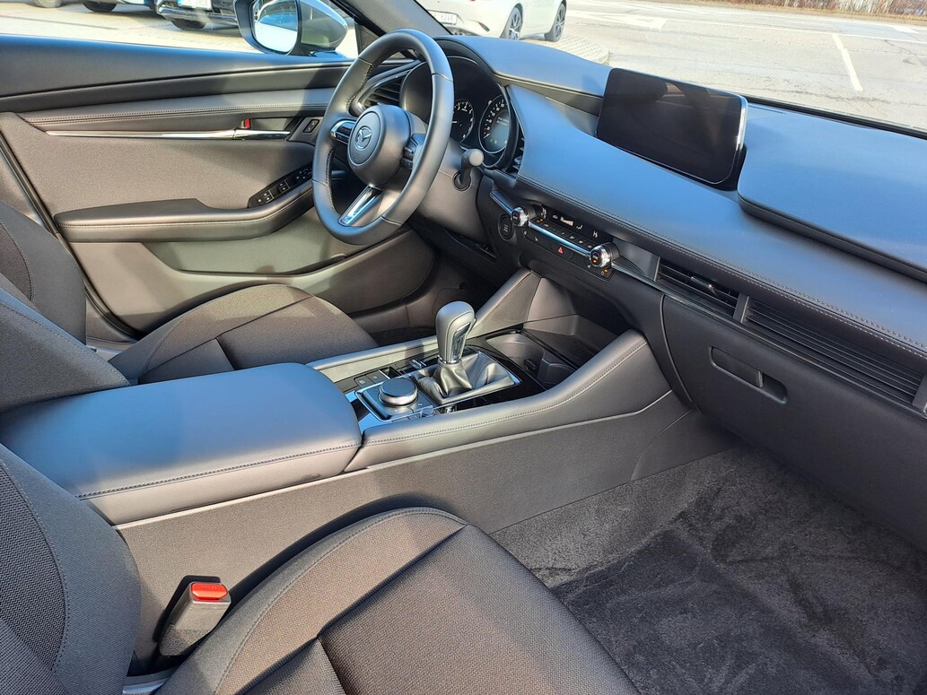 Mazda 3, Centre Line