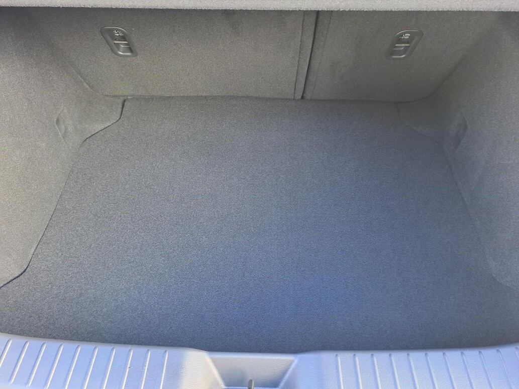 Mazda 3, Centre Line