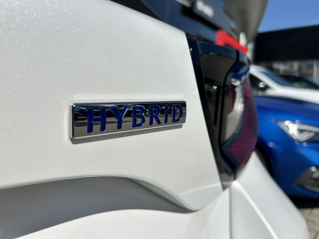 Mazda 2, Center-Line