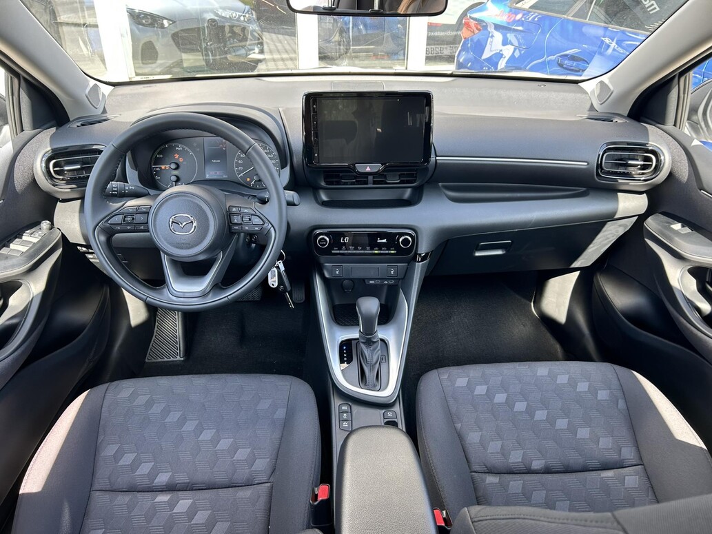 Mazda 2, Center-Line