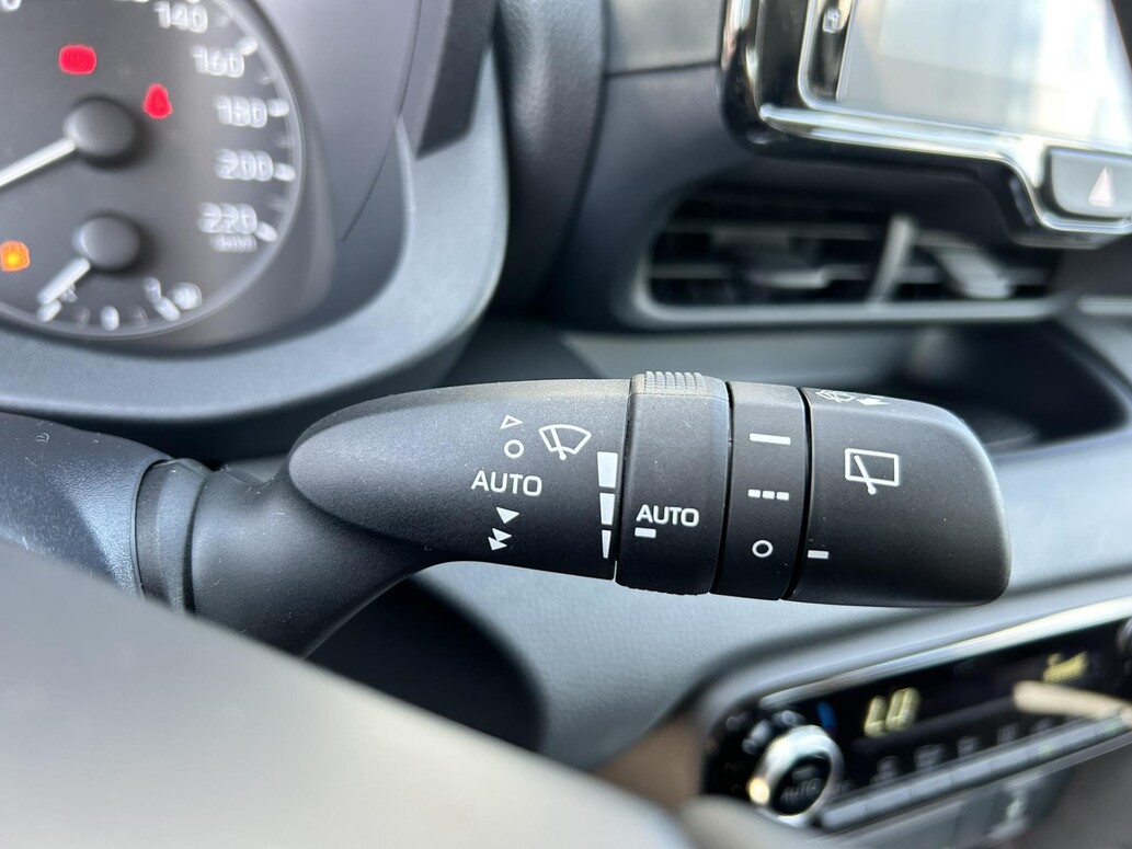 Mazda 2, Center-Line