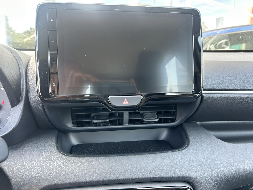 Mazda 2, Center-Line