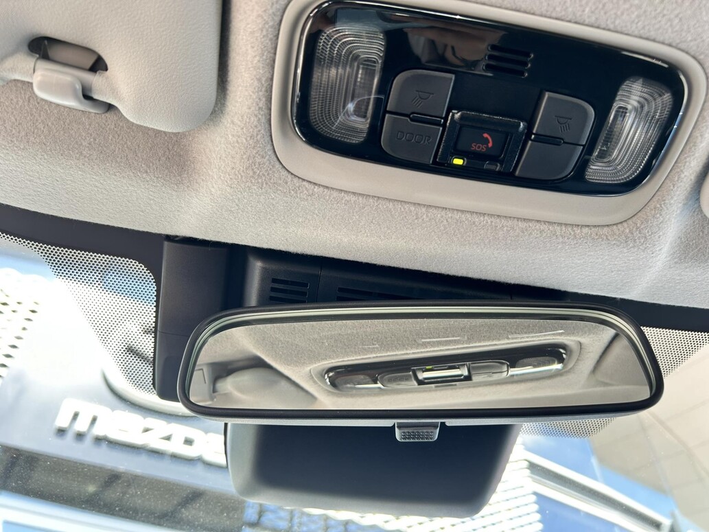 Mazda 2, Center-Line