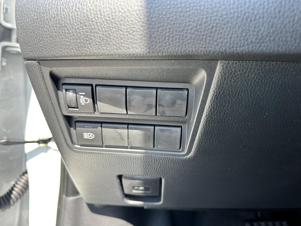 Mazda 2, Center-Line