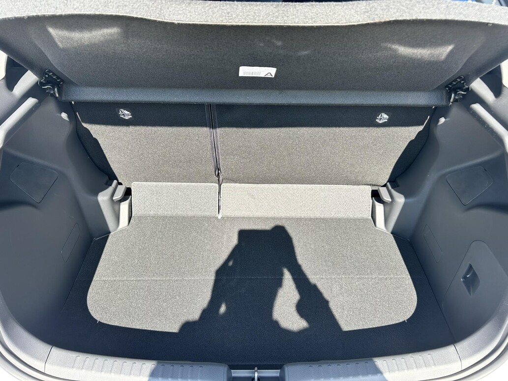 Mazda 2, Center-Line