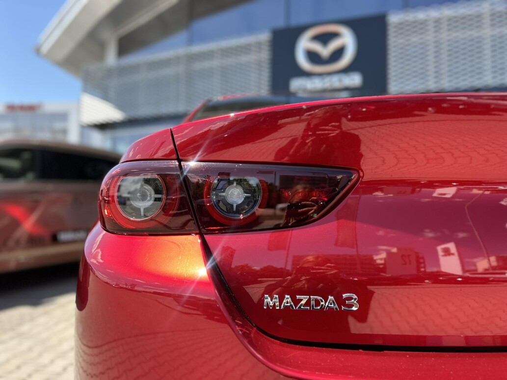 Mazda 3, Exclusive-Line
