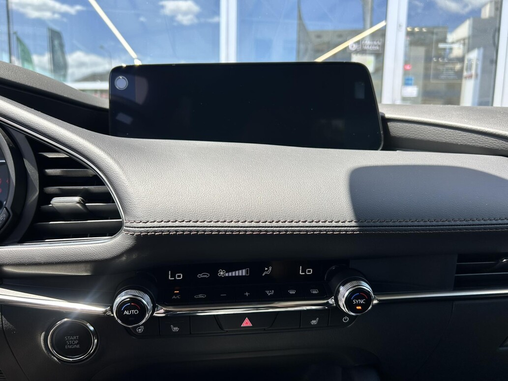 Mazda 3, Exclusive-Line