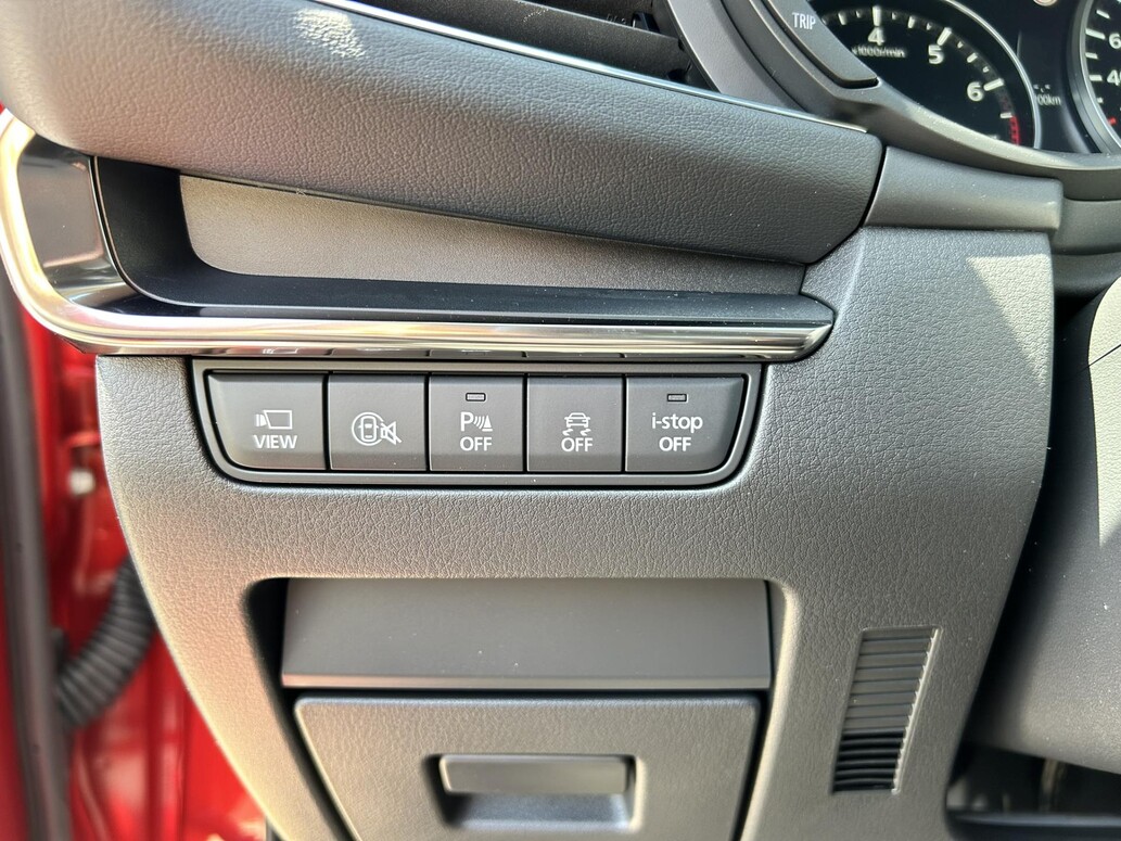 Mazda 3, Exclusive-Line