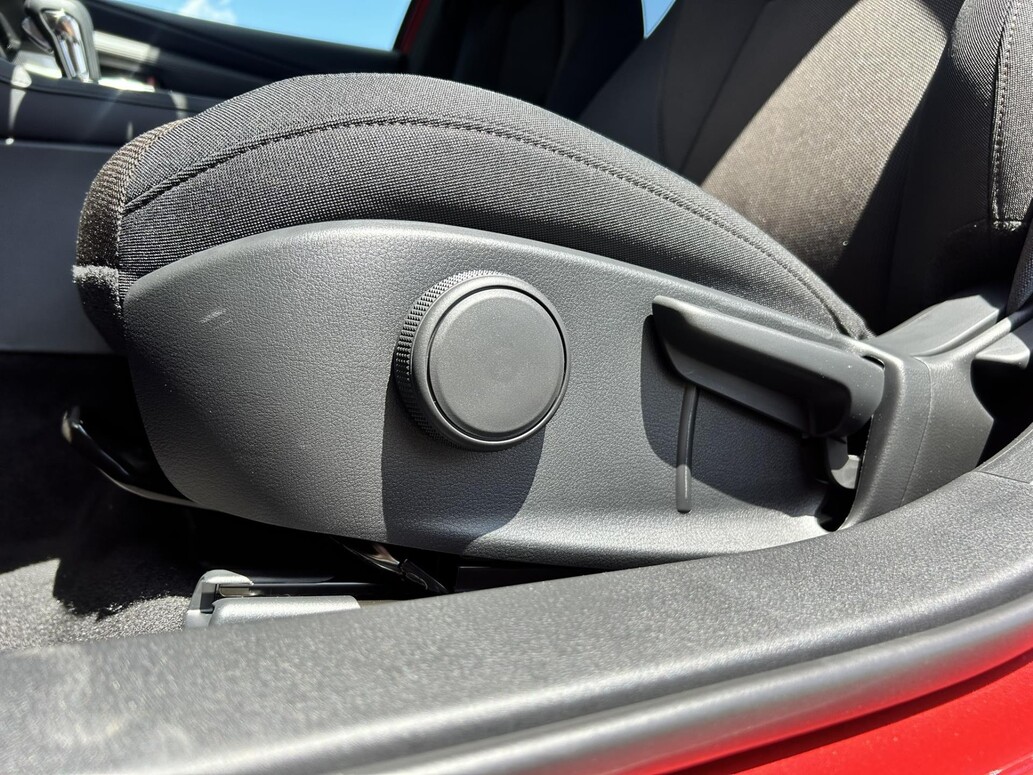 Mazda 3, Exclusive-Line