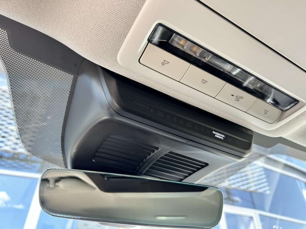 Mazda 3, Exclusive-Line