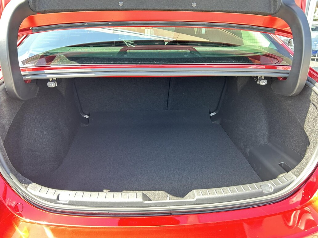 Mazda 3, Exclusive-Line