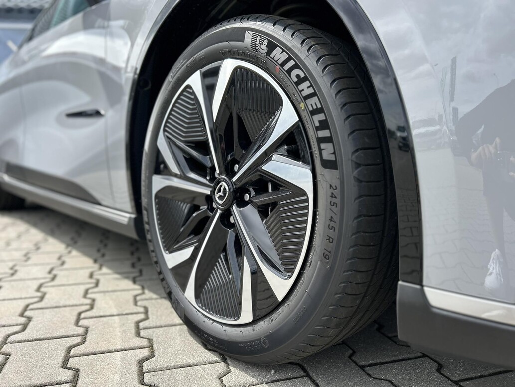 Mazda 6e, Takumi Plus