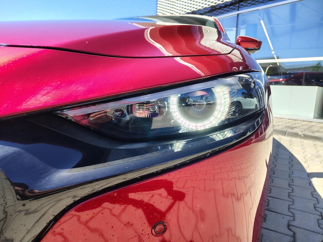 Mazda 3, EXCLUSIVE LINE