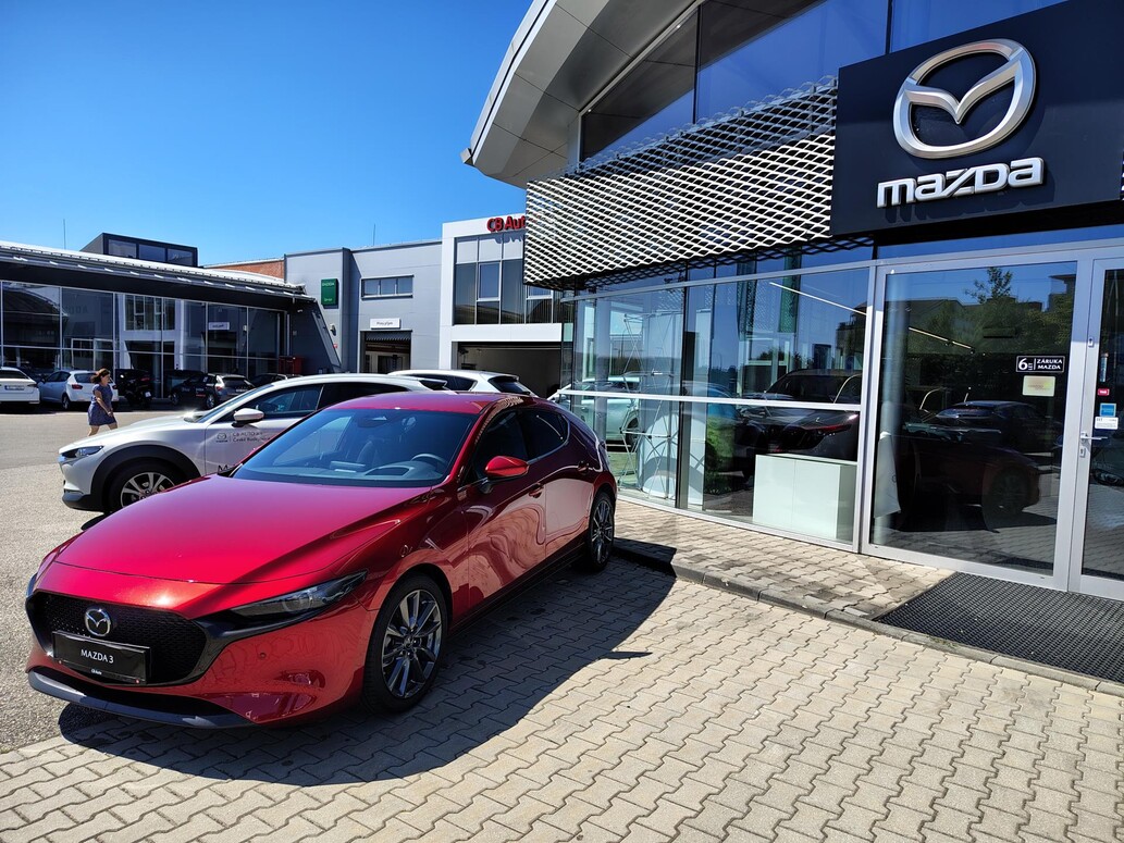 Mazda 3, EXCLUSIVE LINE
