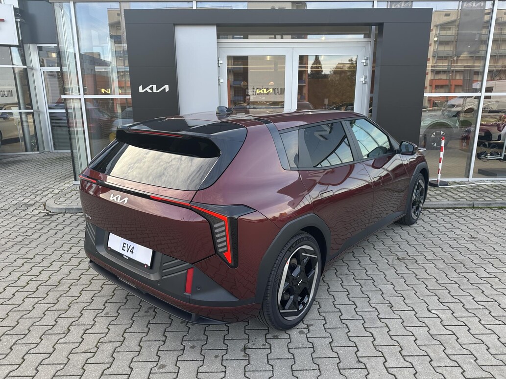 KIA EV4