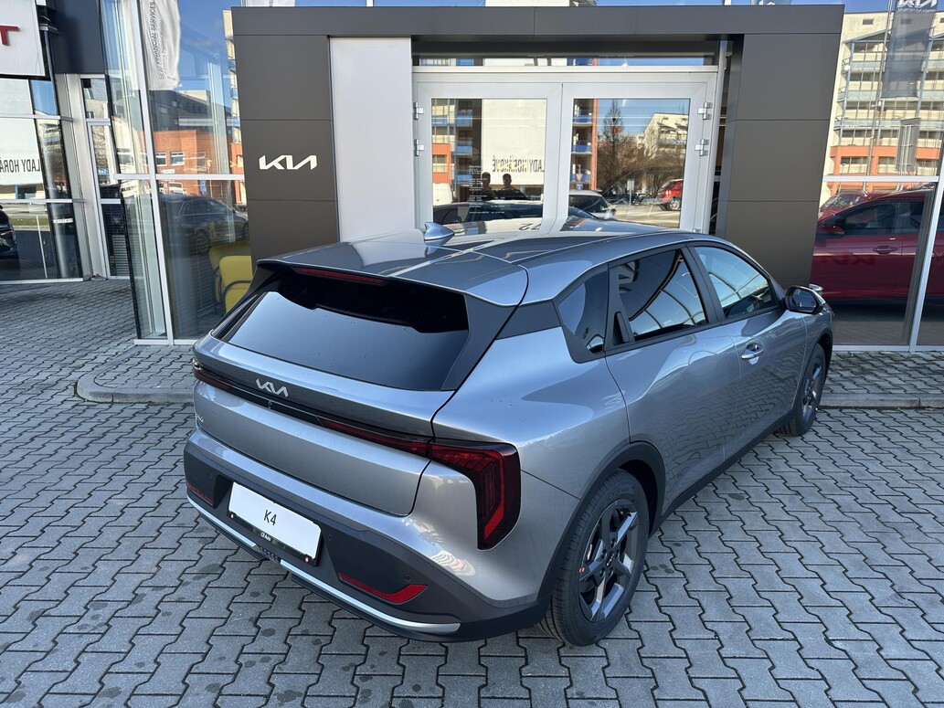 KIA K4