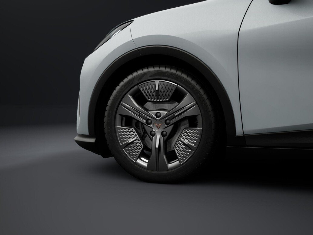 CUPRA Raval, Plus