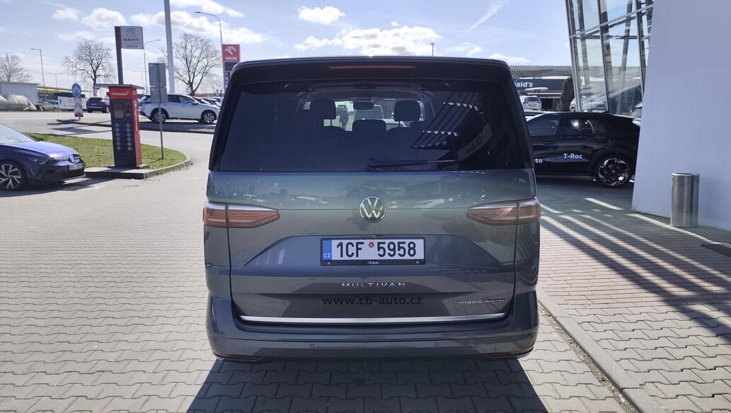 Volkswagen užitkov&eacute; Multivan, Long Style