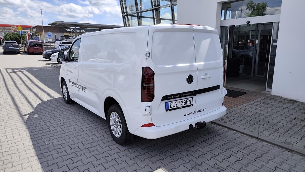 Volkswagen užitkov&eacute; Transporter - skř&iacute;ňov&yacute; vůz, e-Transporter skř&iacute;ň