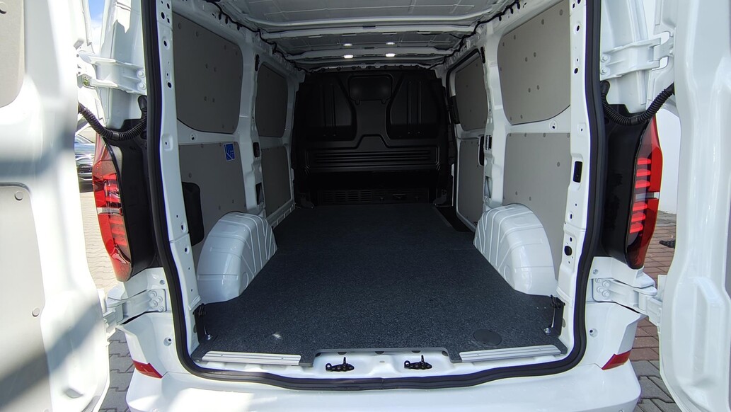 Volkswagen užitkov&eacute; Transporter - skř&iacute;ňov&yacute; vůz, e-Transporter skř&iacute;ň
