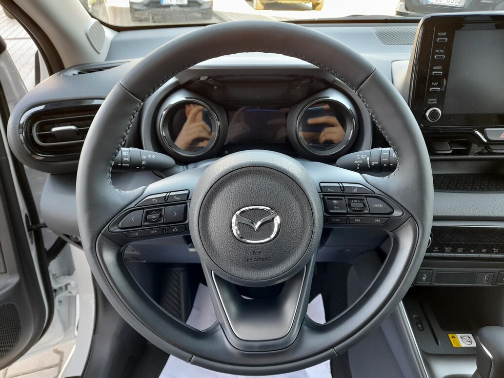Mazda 2, Select