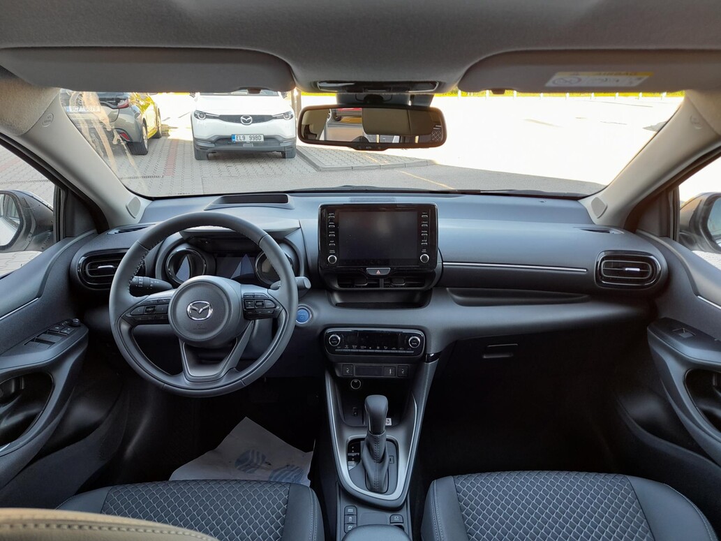 Mazda 2, Select