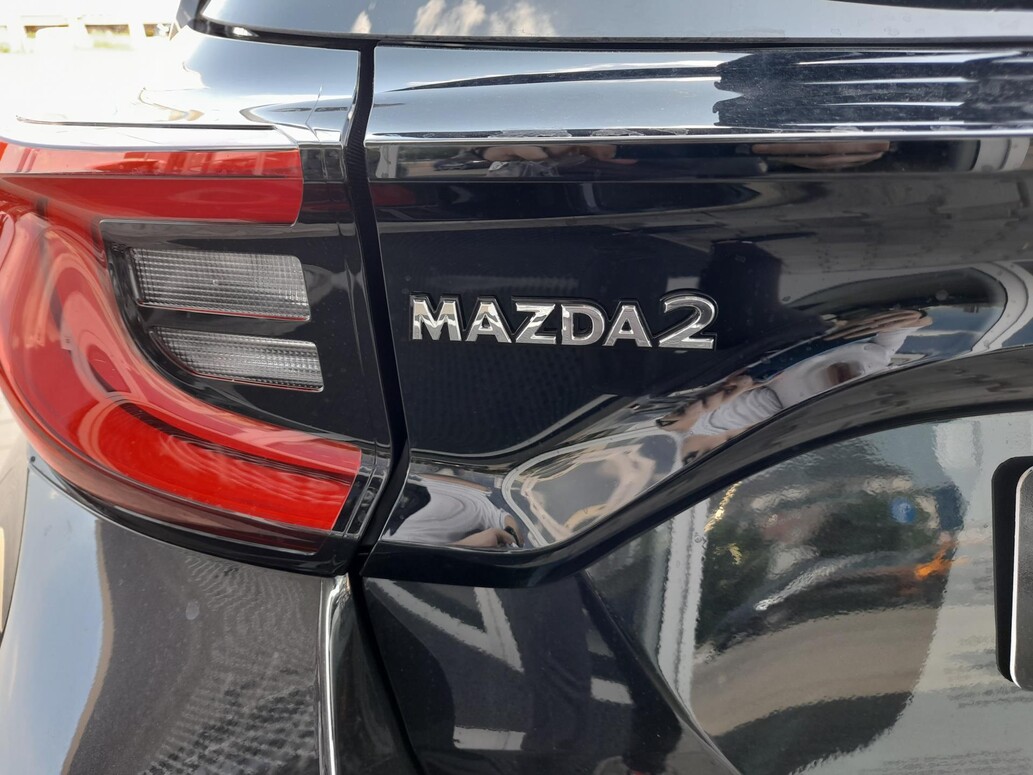 Mazda 2, SELECT