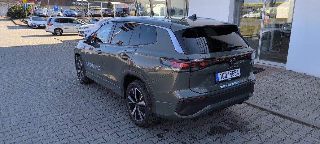 Volkswagen Tayron, People