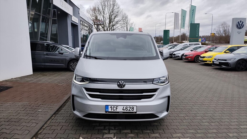 Volkswagen užitkov&eacute; Caravelle, Style DR