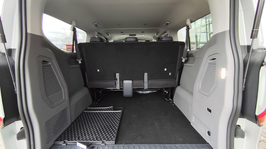 Volkswagen užitkov&eacute; Caravelle, Style DR