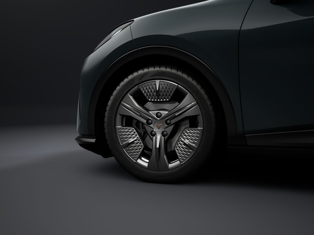 CUPRA Raval, Plus