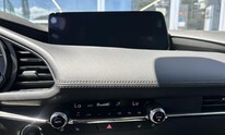 Mazda 3, Exclusive-Line