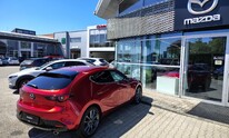 Mazda 3, EXCLUSIVE LINE