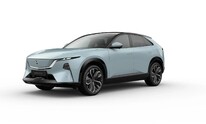Mazda CX-6e, TAKUMI PLUS