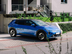 KIA EV4 exteriér