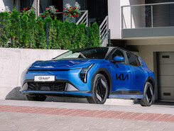 KIA EV4 exteriér
