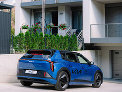 KIA EV4 exteriér