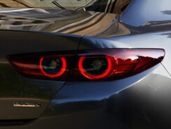 Exteriér Mazda3 Sedan