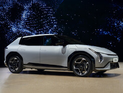 KIA EV4 exteriér