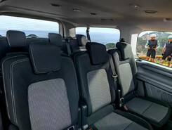 VW Transporter kombi interiér