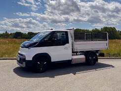 Kia PV5 třístranný sklápěč