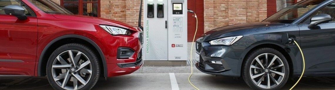 Hybridní modely SEAT poprvé spolu