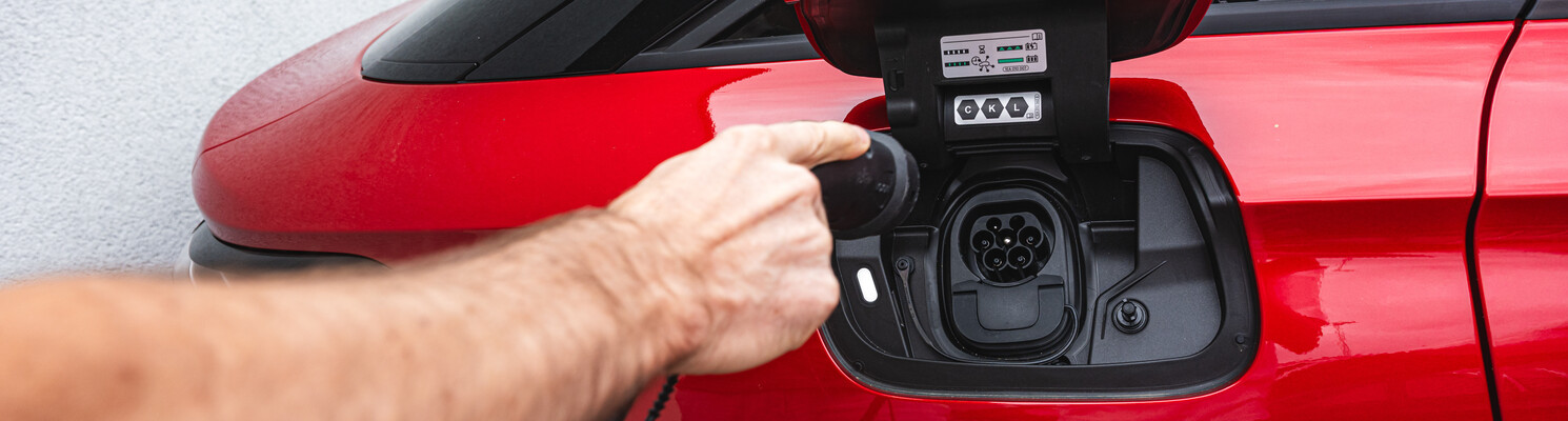 Jak nabíjet elektromobil? Jednodušeji, než si myslíte.