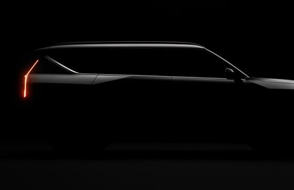 KIA EV9 poodhaluje svoji siluetu